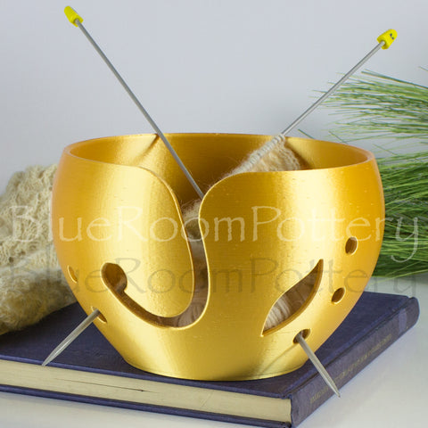 Large Gold Yarn bowl, leaf Knitting Bowl 3D printed eco friendly plastic Travel Crochet bowl knitter gifts Big cake 7 inch Yarn holder