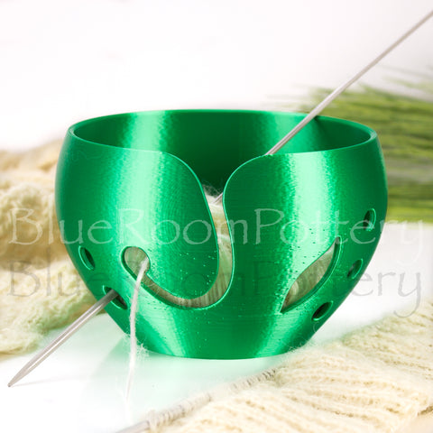 Emerald Green Yarn bowl w/ leaf, Regular Travel Knitting Bowl, 3D printed eco friendly plastic Crochet bowl